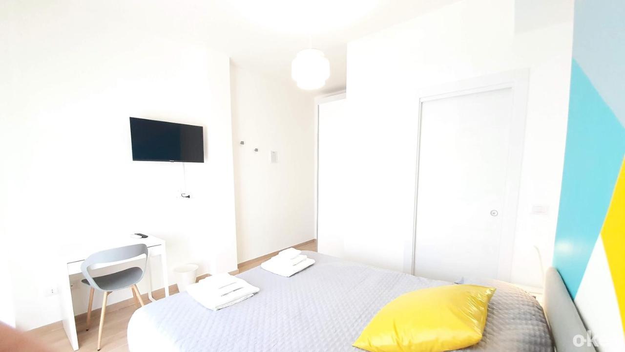 Blue Sky Rooftop Rooms - Bari Policlinico Εξωτερικό φωτογραφία