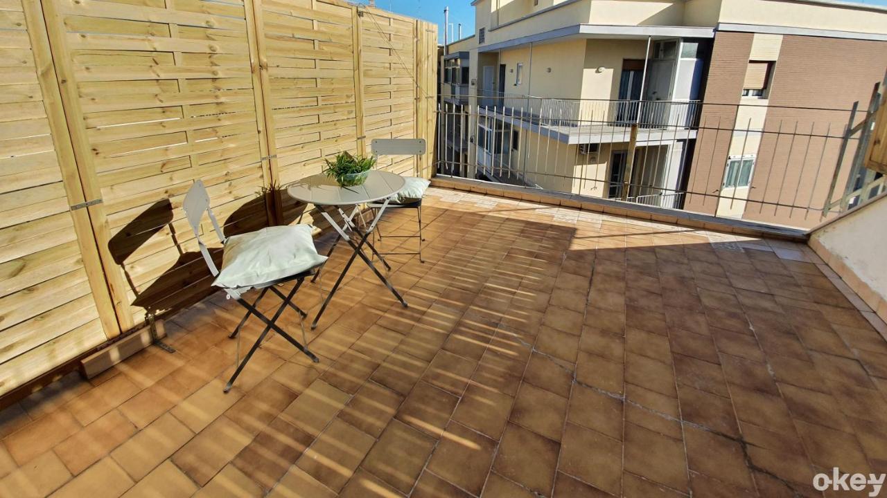 Blue Sky Rooftop Rooms - Bari Policlinico Εξωτερικό φωτογραφία